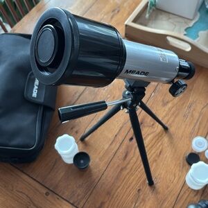 Meade Compact Refractor Telescope Model 60 AZ-T W/Case And Accessories NWOT